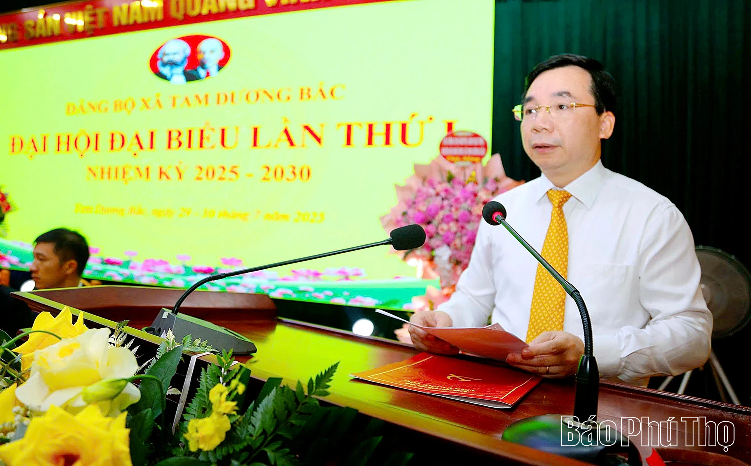 Đồng chí Bùi Huy Vĩnh - Phó Bí thư Tỉnh ủy dự, chỉ đạo Đại hội đại biểu Đảng bộ xã Tam Dương Bắc lần thứ I