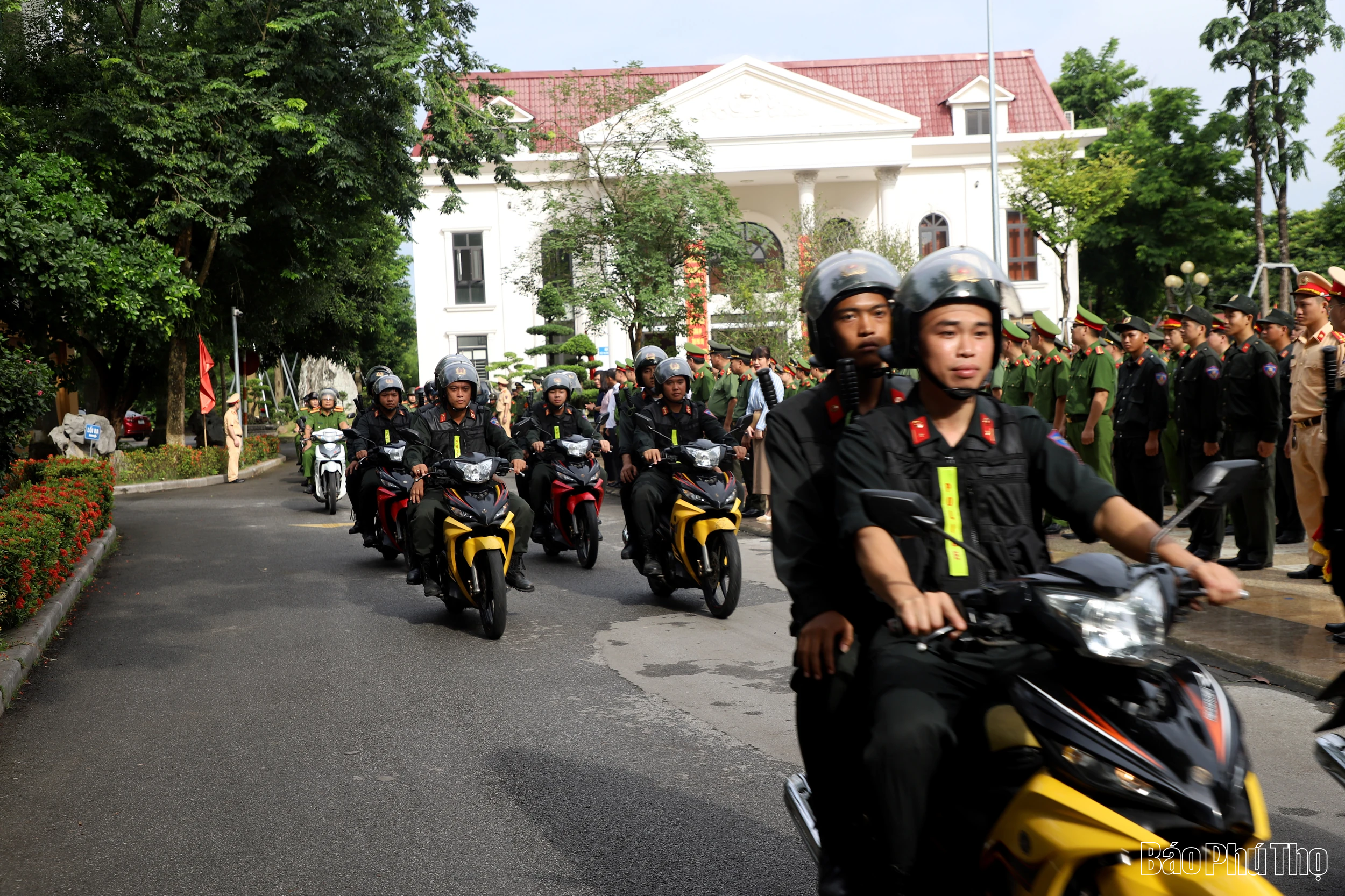 Ra quân cao điểm tấn công, trấn áp tội phạm, bảo đảm an ninh trật tự Đại hội Đảng các cấp