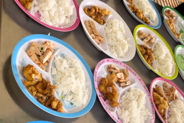 Một số lưu ý khi xây dựng bữa ăn học đường