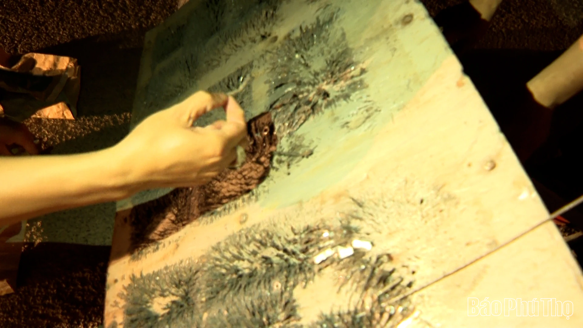 Những người hùng thầm lặng và hành trình nhặt đinh bảo vệ sự bình an của nhân dân