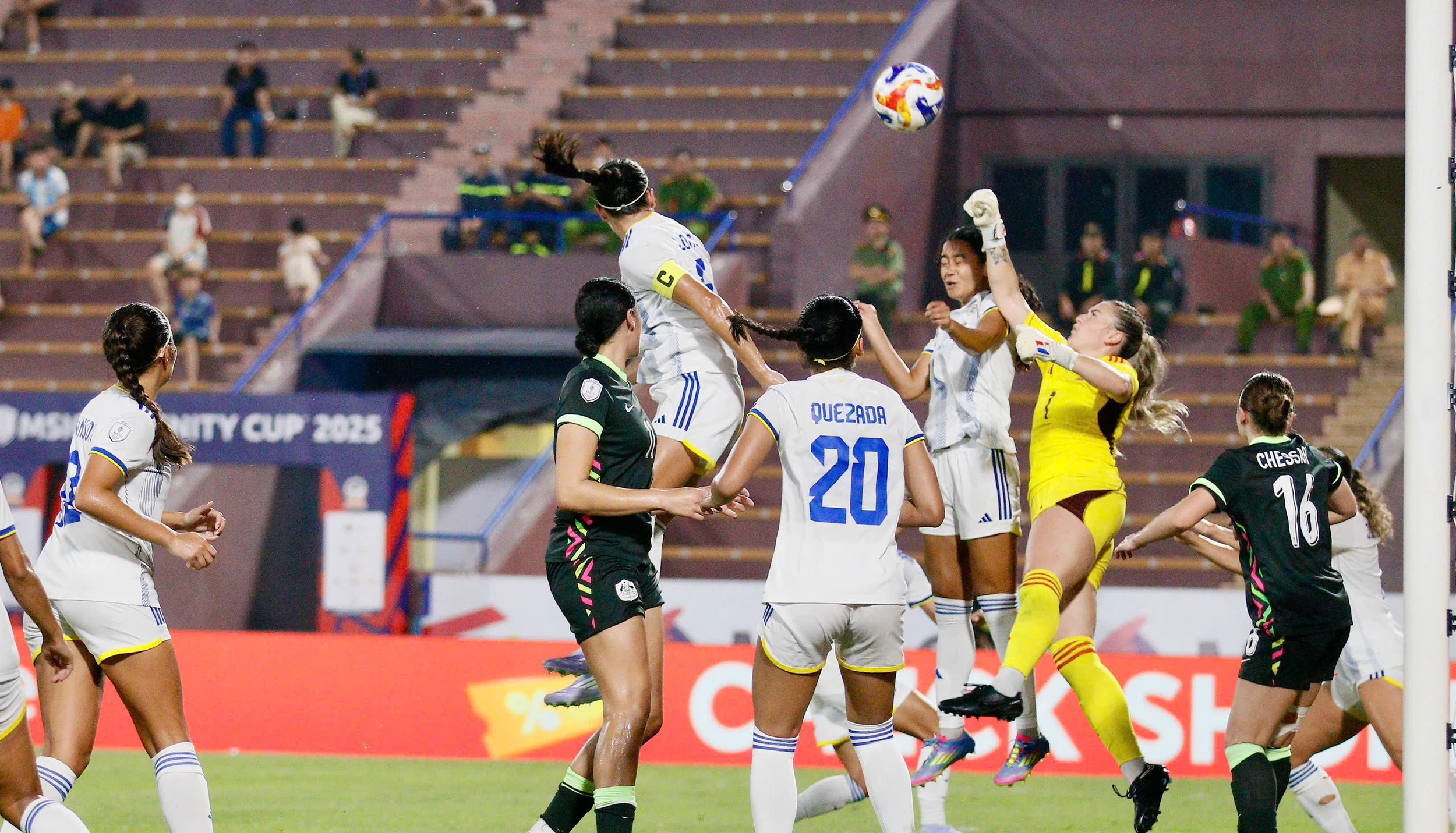 Đội tuyển nữ Australia vượt qua Đương kim Vô địch Philippines