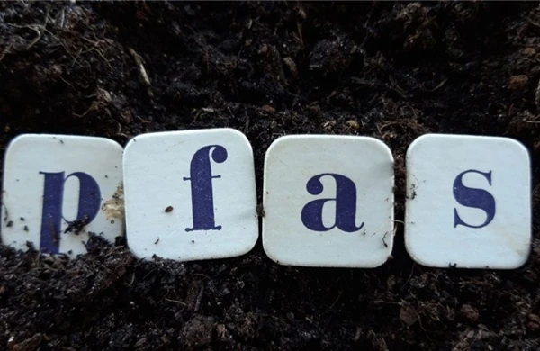 Tìm ra cách phân hủy hóa chất vĩnh cửu bằng ánh sáng Mặt Trời