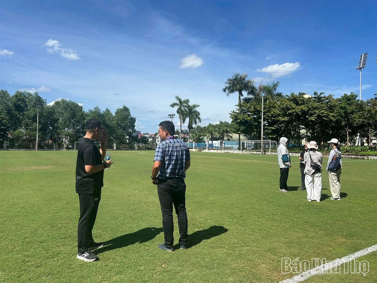 Sân Việt Trì xanh mướt, sẵn sàng tổ chức Giải bóng đá nữ vô địch Đông Nam Á 2025