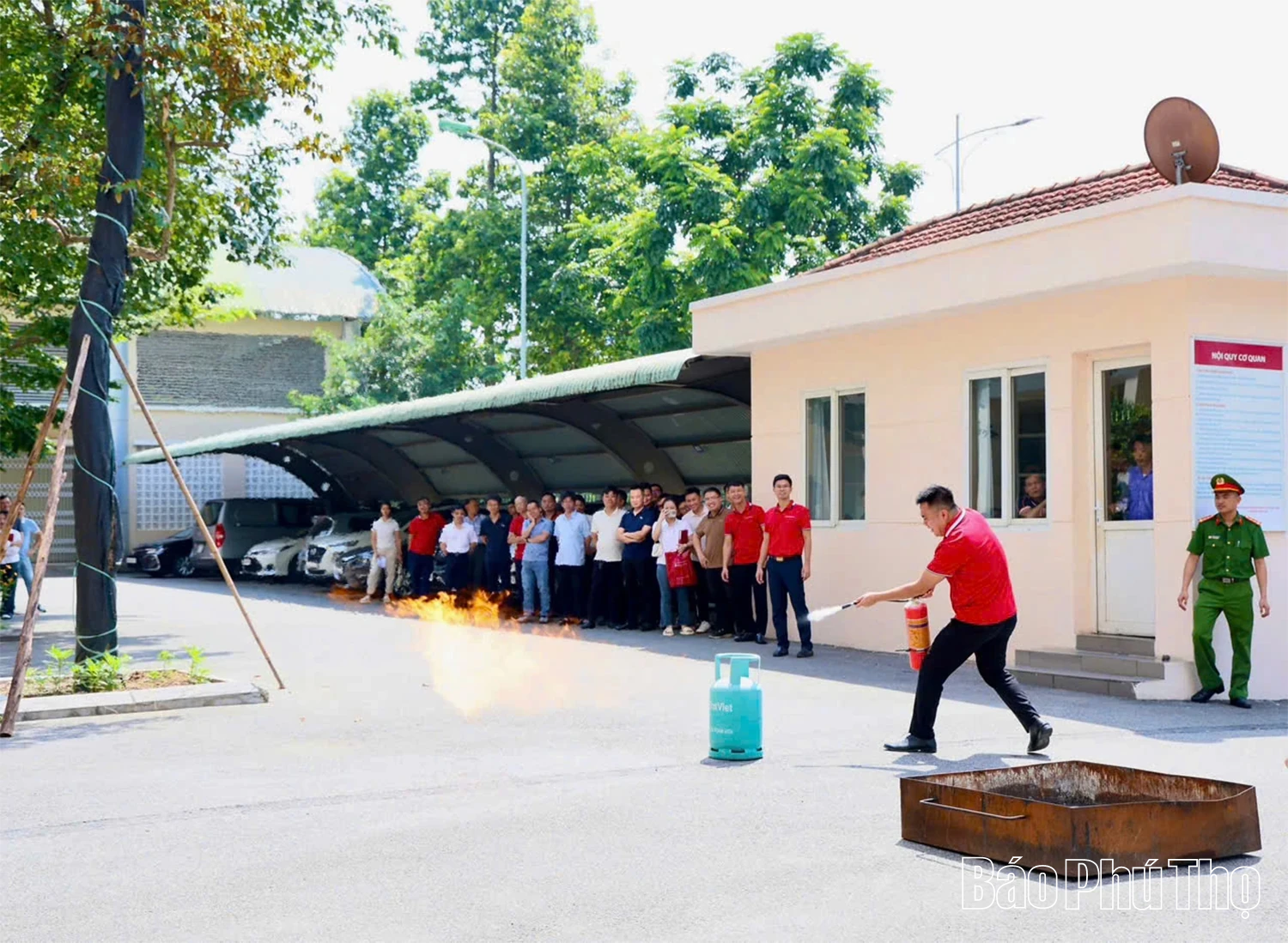 184 cán bộ Agribank Chi nhánh Phú Thọ được huấn luyện nghiệp vụ PCCC và CNCH