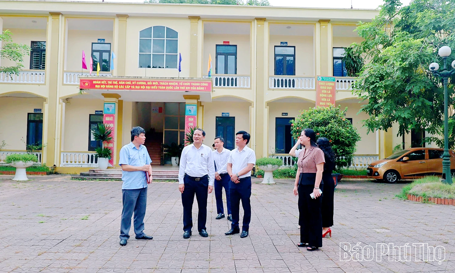 Đoàn công tác Sở Giáo dục và Đào tạo làm việc với xã Lâm Thao