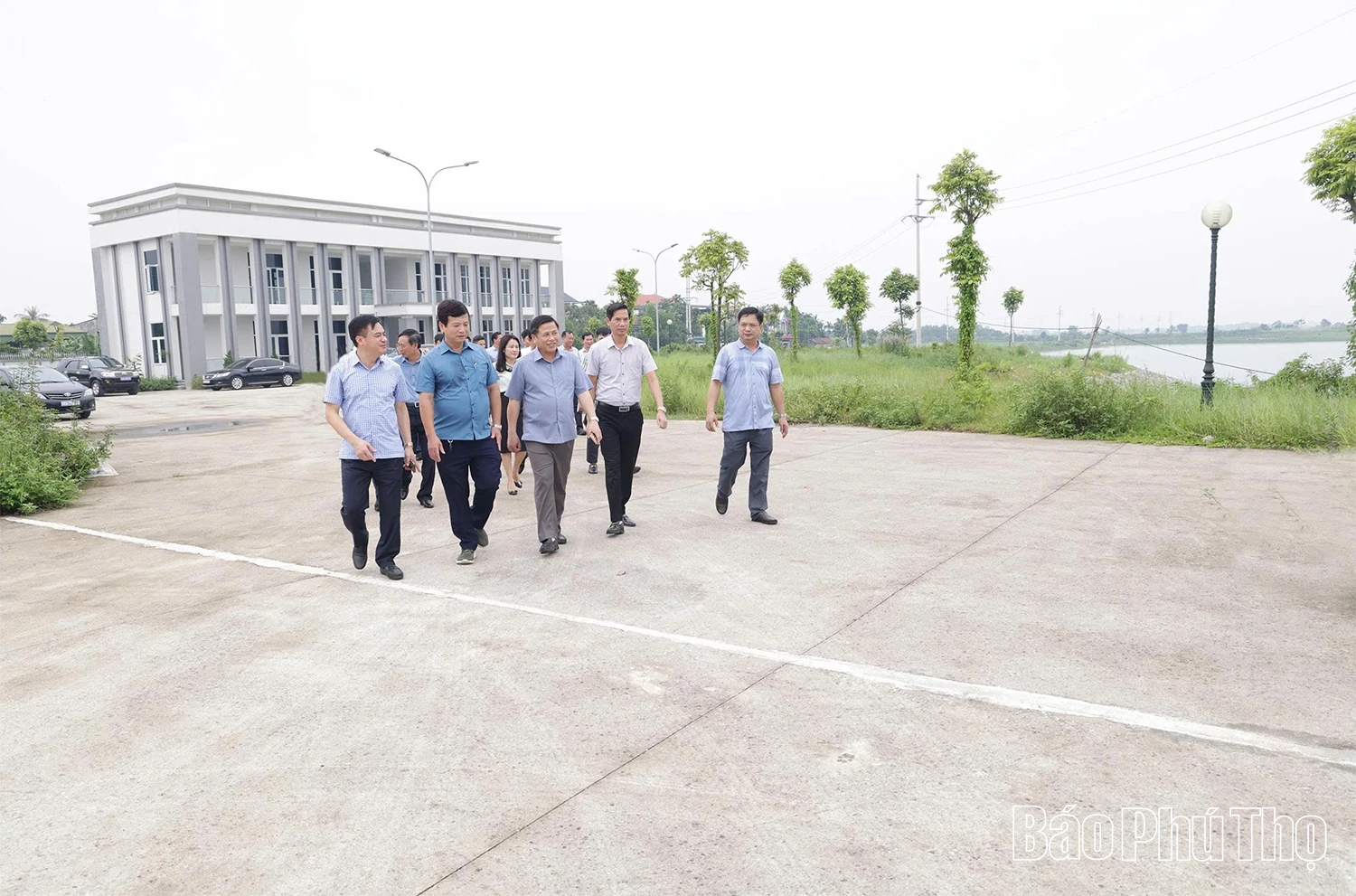 Phó Chủ tịch UBND tỉnh Đinh Công Sứ kiểm tra công trình phòng, chống thiên tai khu vực Vĩnh Phúc