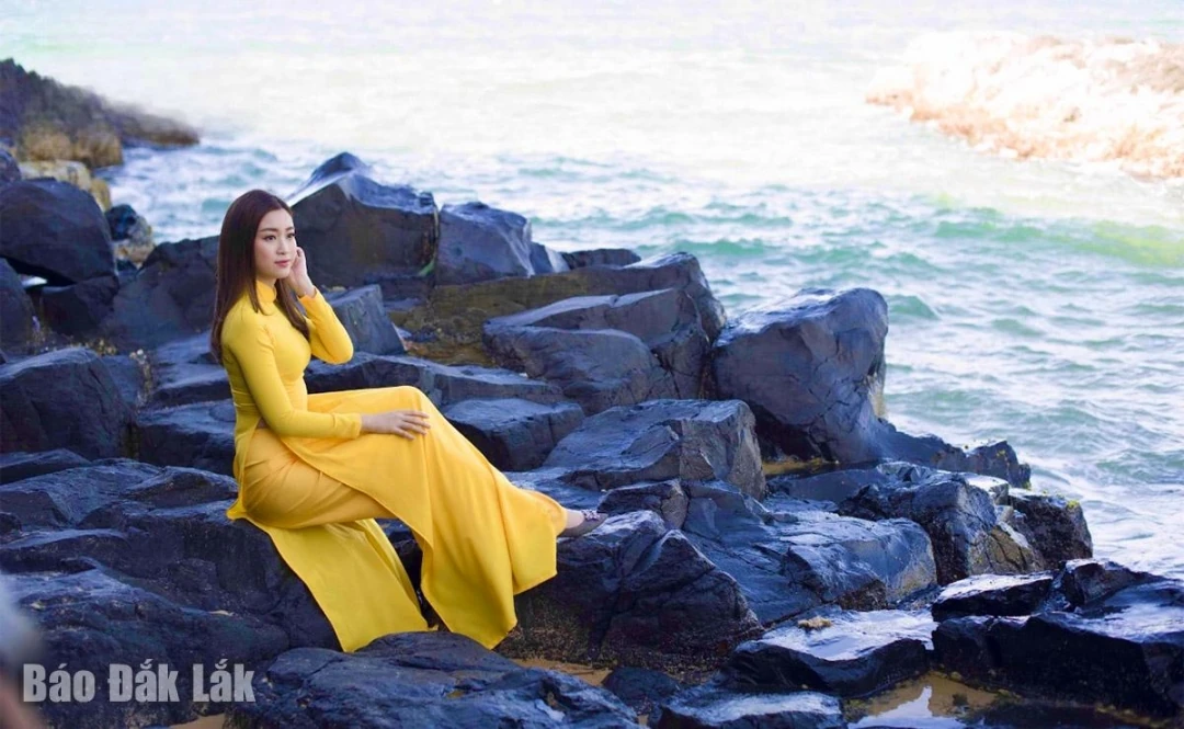 Mở lối du lịch từ biển xanh đến đại ngàn