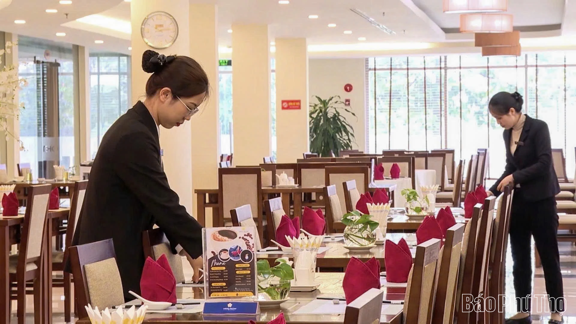 Sân Việt Trì xanh mướt, sẵn sàng tổ chức Giải bóng đá nữ vô địch Đông Nam Á 2025