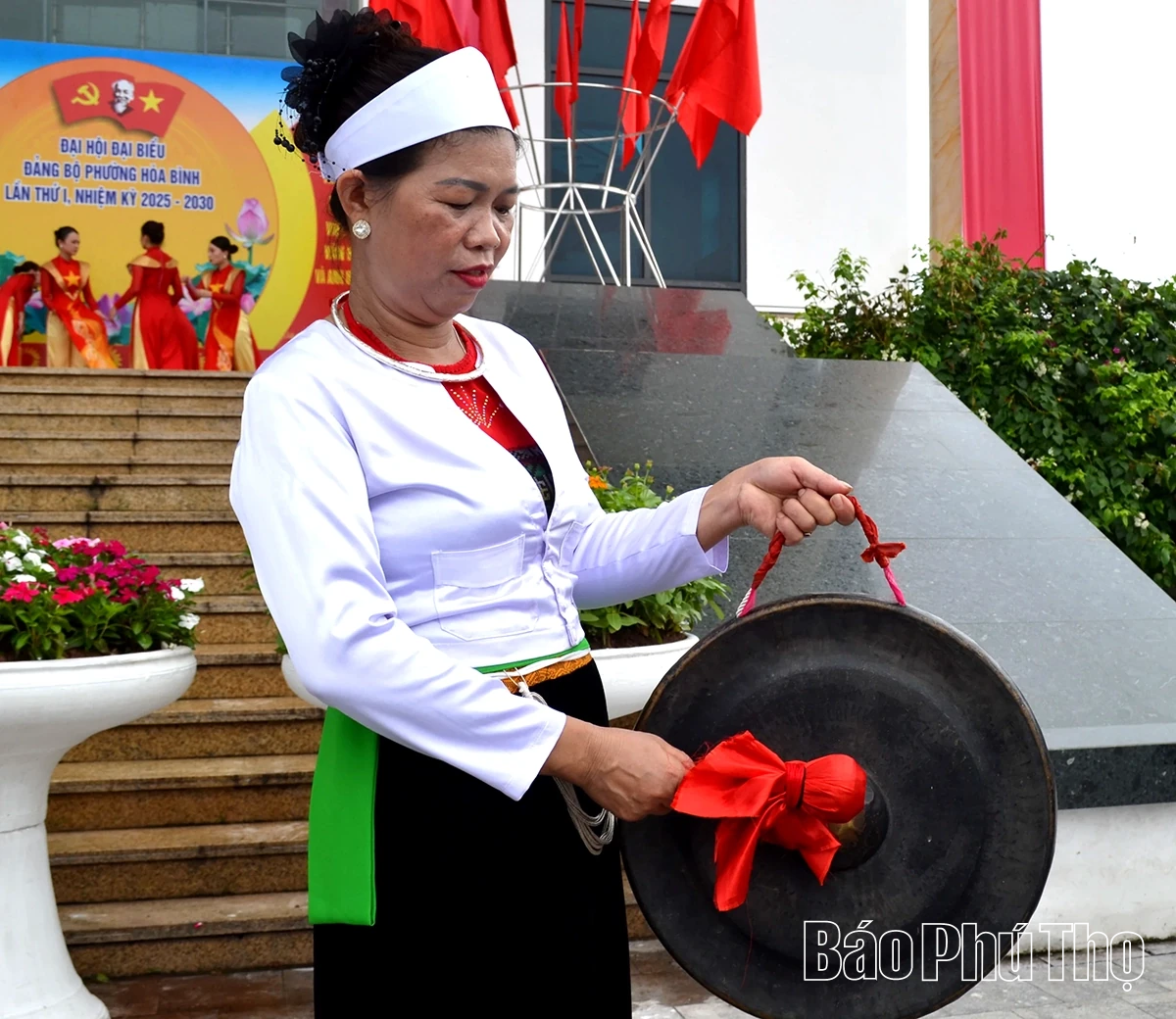 Giữ “vật báu hồn thiêng” của người Mường giữa lòng phố thị