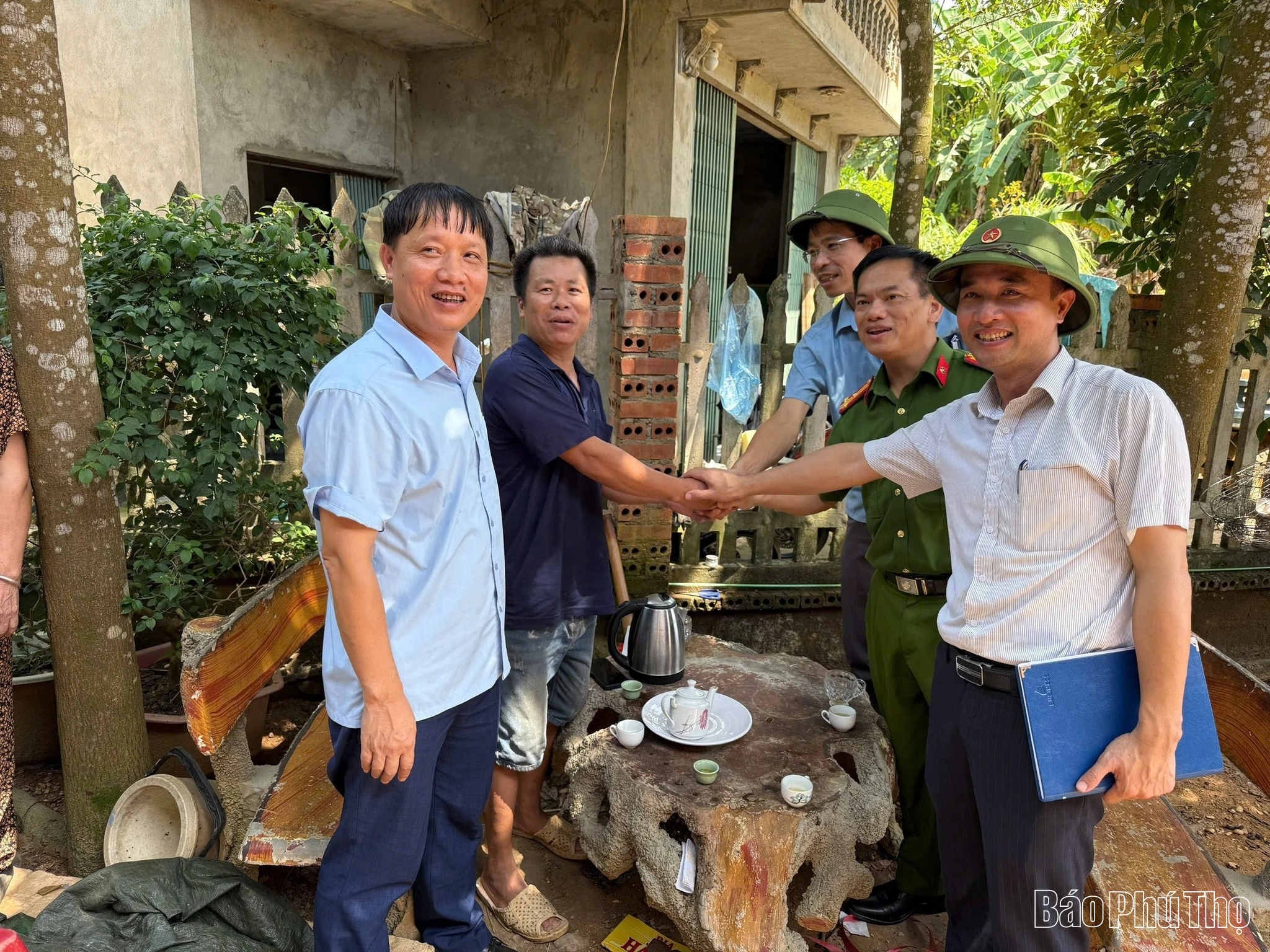 Xã Quảng Yên hỗ trợ người dân di dời, bàn giao mặt bằng cho Dự án đường dây 500kV Lào Cai-Vĩnh Yên