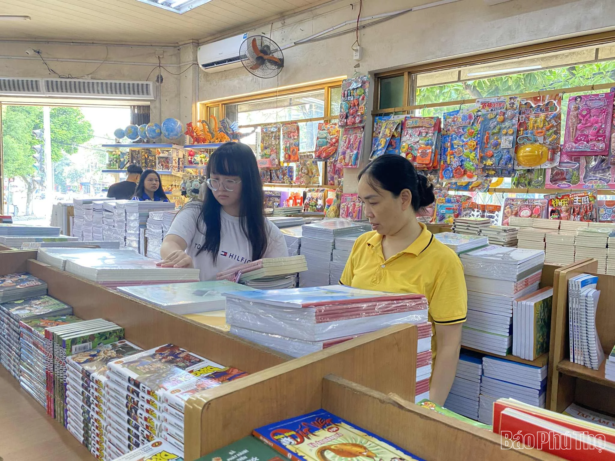 Thị trường sách giáo khoa và đồ dùng học tập trước thềm năm học mới