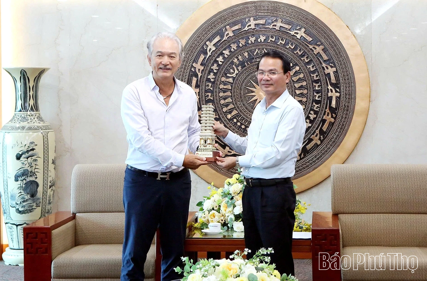 Bí thư Tỉnh ủy Đặng Xuân Phong tiếp Chủ tịch Tập đoàn YCH Singapore