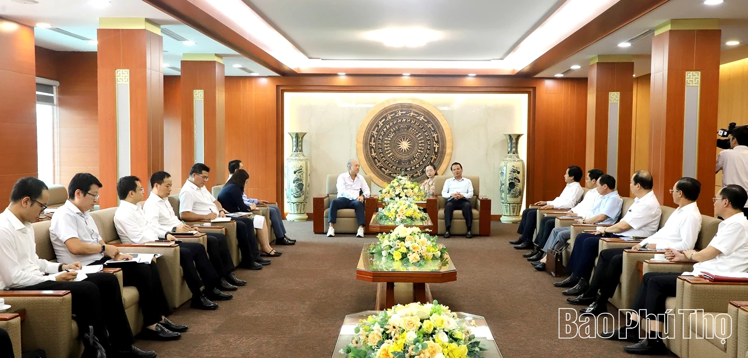 Bí thư Tỉnh ủy Đặng Xuân Phong tiếp Chủ tịch Tập đoàn YCH Singapore