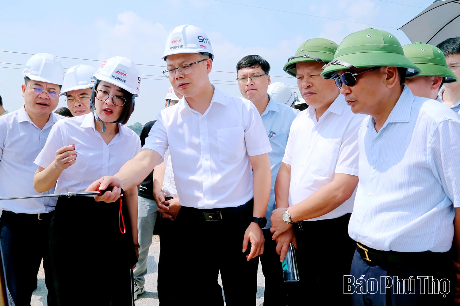 Thứ trưởng Bộ Xây dựng làm việc về Dự án đầu tư xây dựng tuyến đường sắt Lào Cai - Hà Nội - Hải Phòng