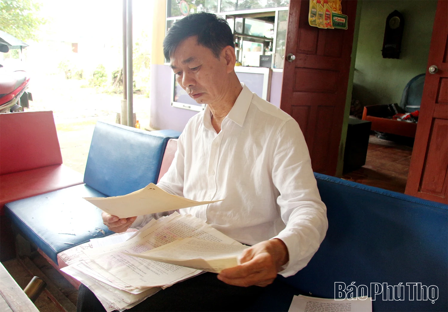 Chuyện chưa kể về một gia đình nhà Lang từ bỏ mọi tước vị dấn thân theo cách mạng