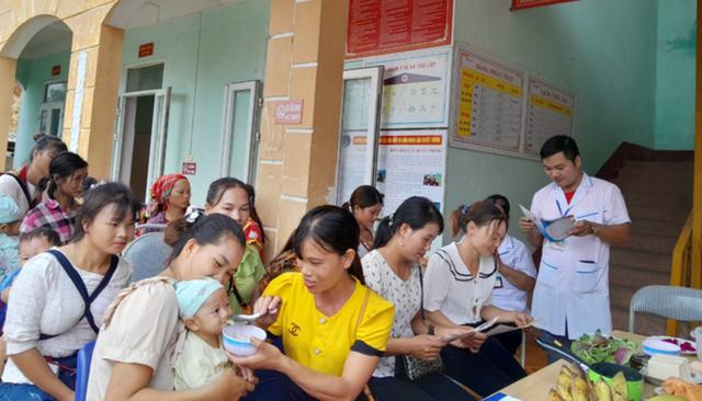 Dinh dưỡng cho trẻ sơ sinh: Hướng dẫn theo từng giai đoạn phát triển