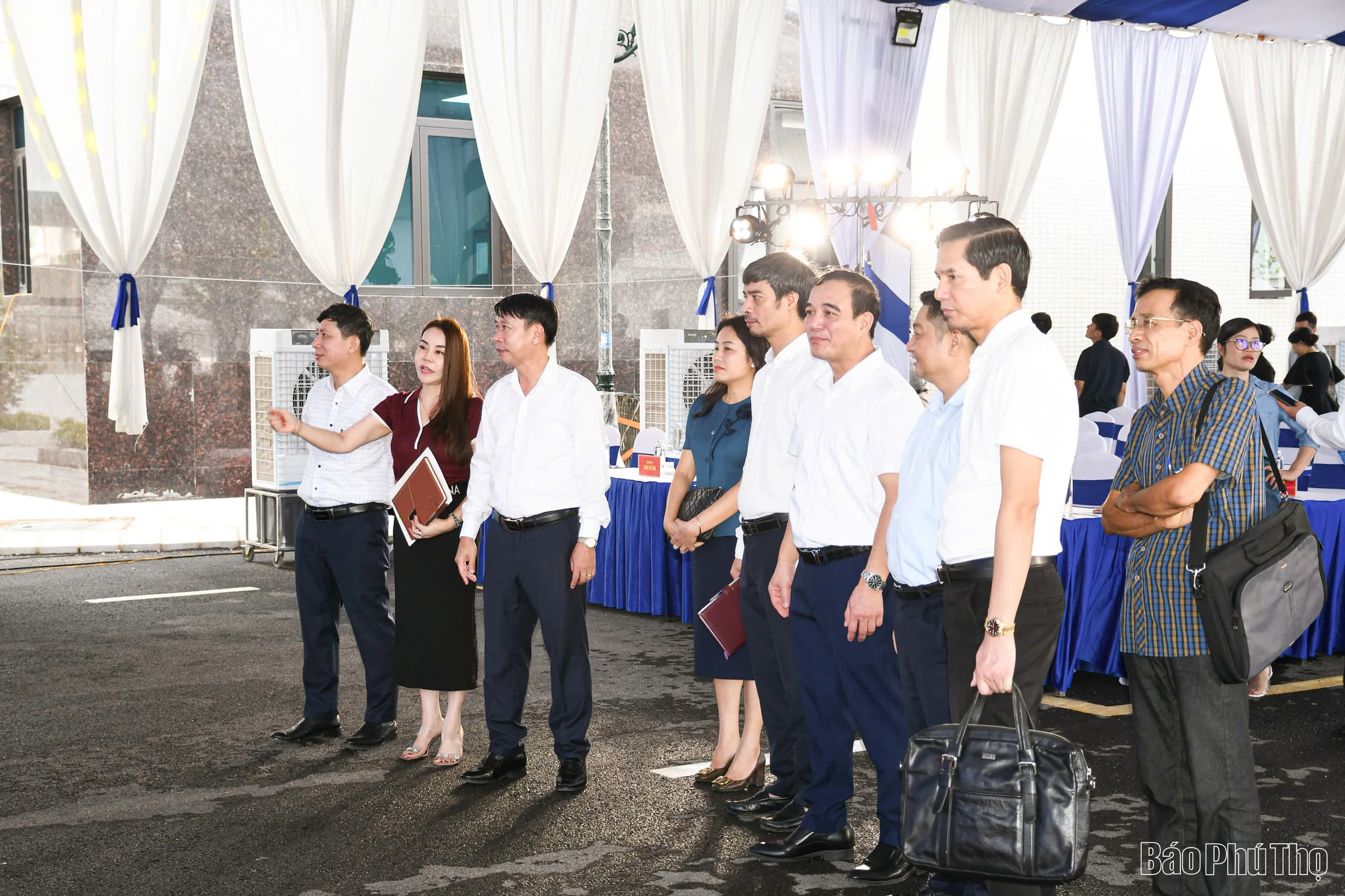 Phó Chủ tịch UBND tỉnh Nguyễn Khắc Hiếu kiểm tra công tác chuẩn bị tổ chức Lễ khánh thành Trung tâm Y tế khu vực Yên Lạc