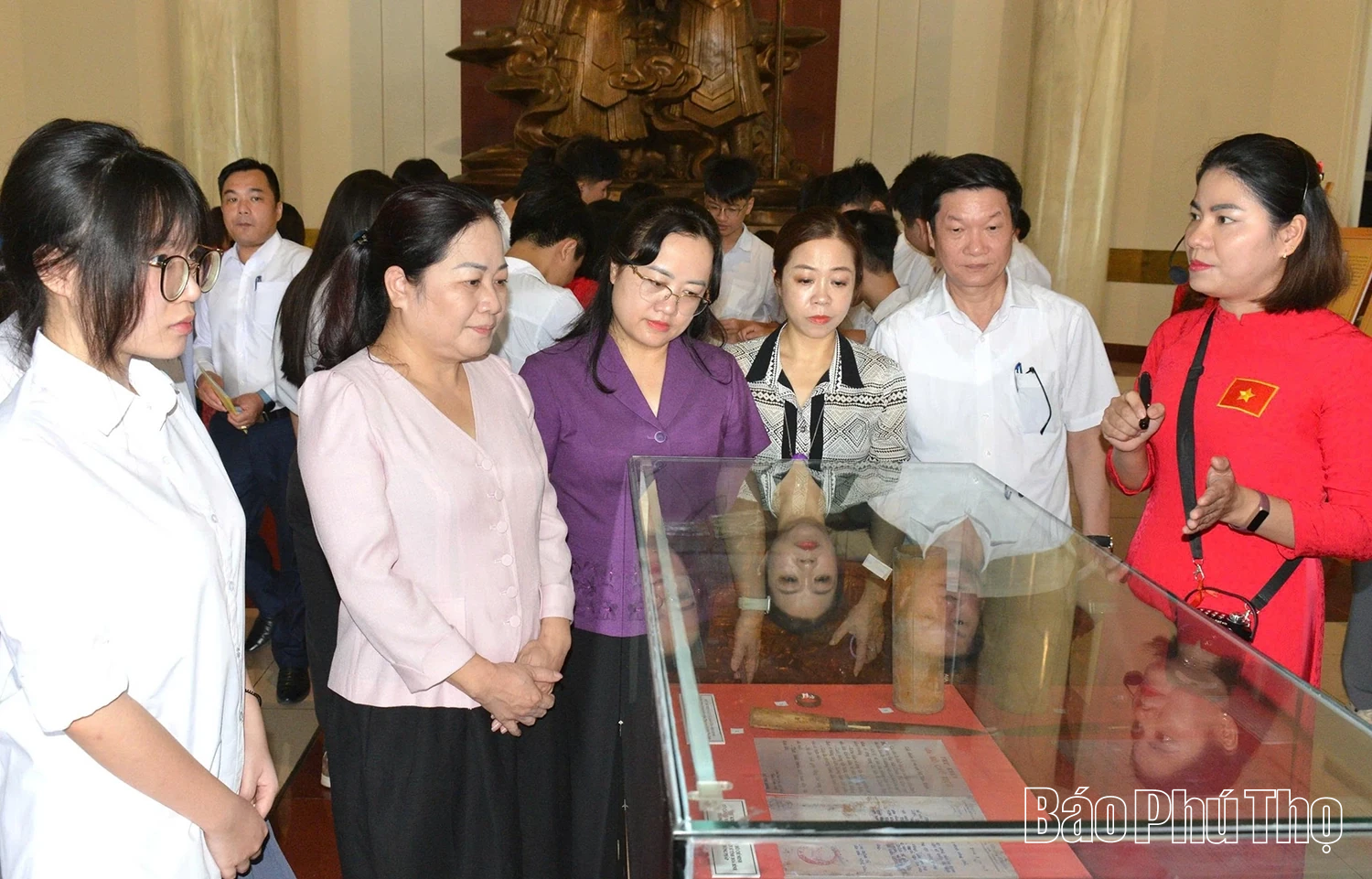Trưng bày chuyên đề “Cách mạng Tháng Tám năm 1945 - Mốc son lịch sử hào hùng” tại Bảo tàng Hùng Vương