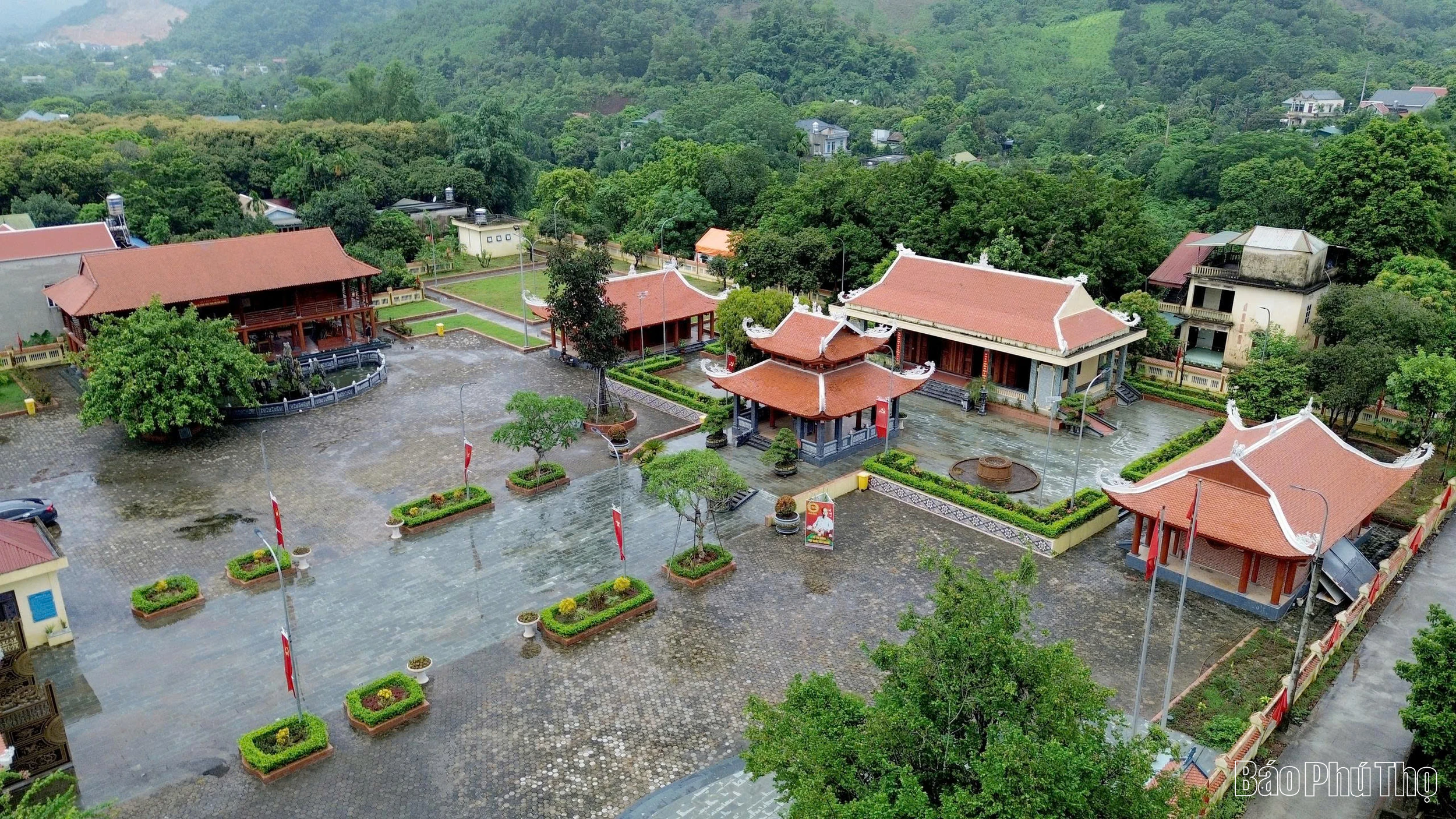 Từ kháng chiến đến xây dựng đất nước: Chuyện kể từ gốc khế lịch sử