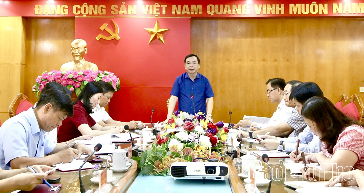 Phó Bí thư Tỉnh ủy Bùi Huy Vĩnh kiểm tra tình hình vận hành mô hình chính quyền địa phương 2 cấp tại xã Tam Nông