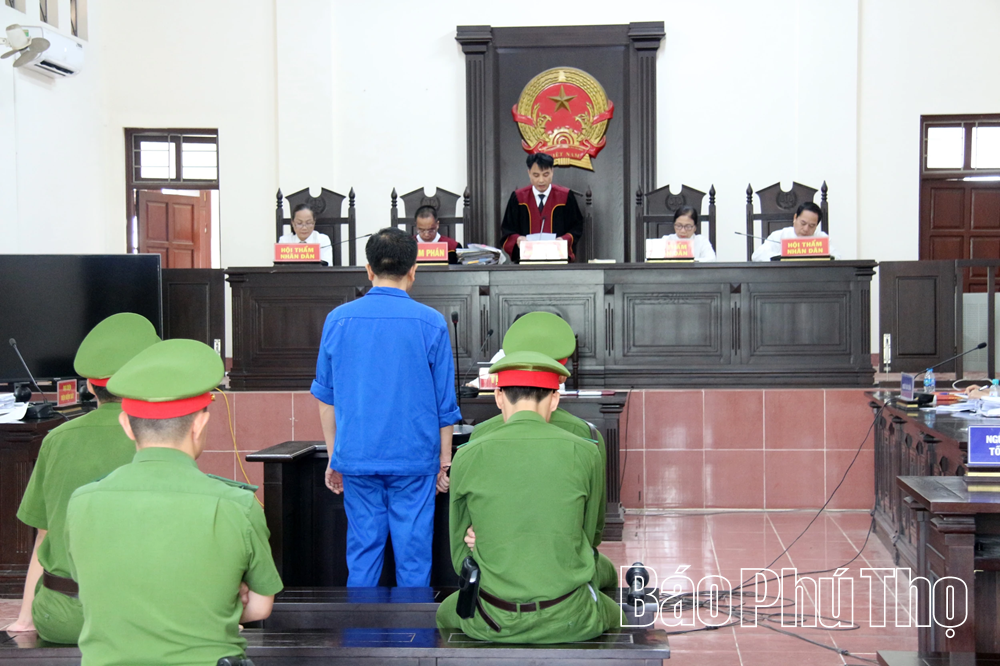 Lừa đảo chiếm đoạt 4,8 tỷ đồng, cựu Giám đốc Sở Xây dựng lĩnh án 12 năm tù