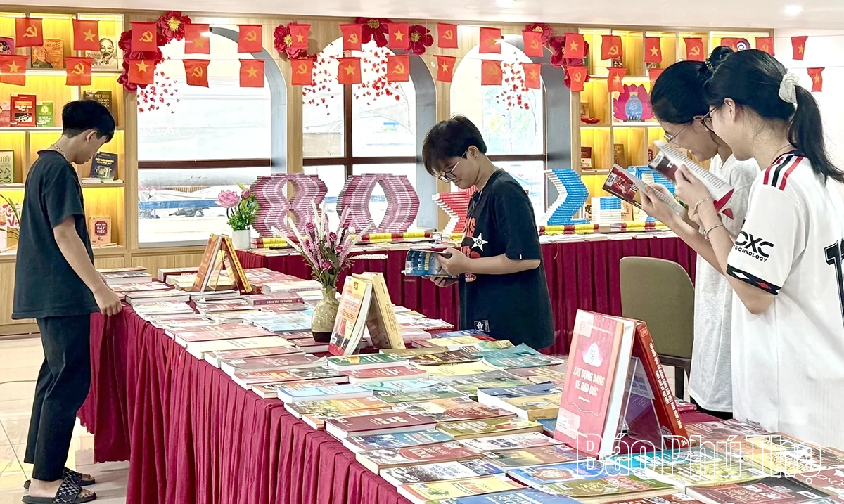 Trưng bày hơn 1000 tư liệu chủ đề “Đất nước ngày độc lập”