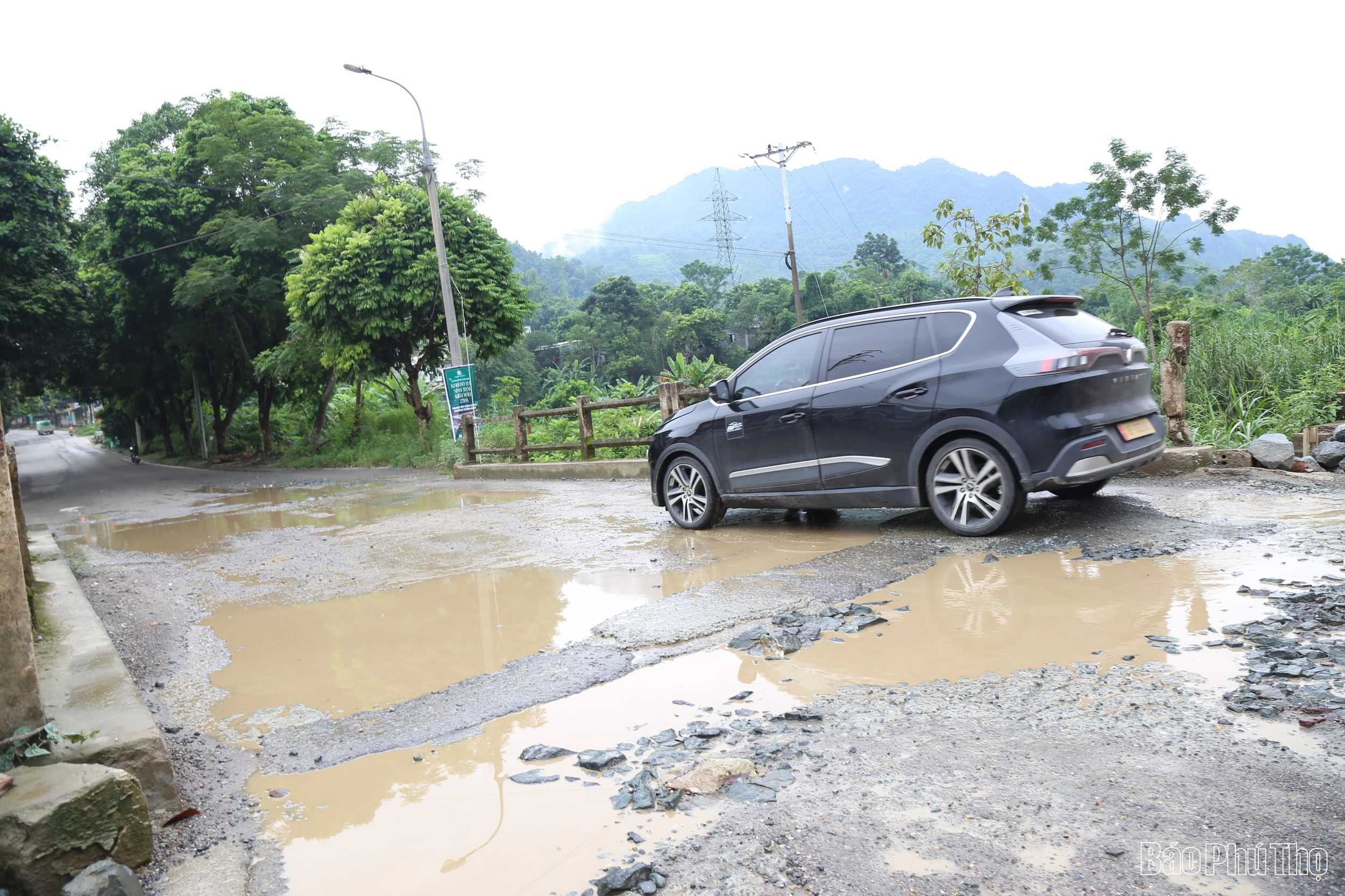 Cầu Chăm xuống cấp, người dân bất an