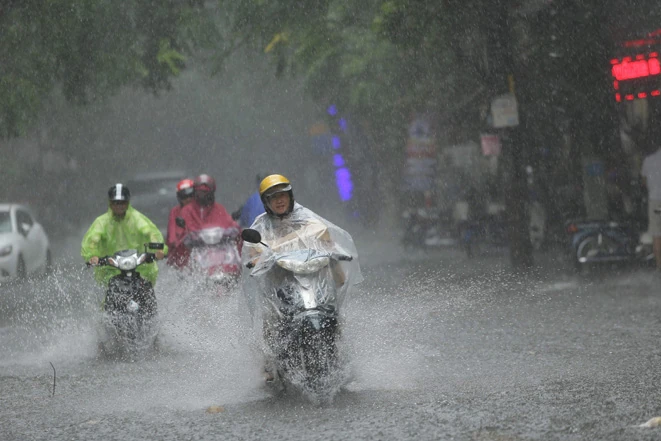 Thời tiết ngày 18/8: Bắc Bộ và Bắc Trung Bộ mưa lớn, biển động mạnh