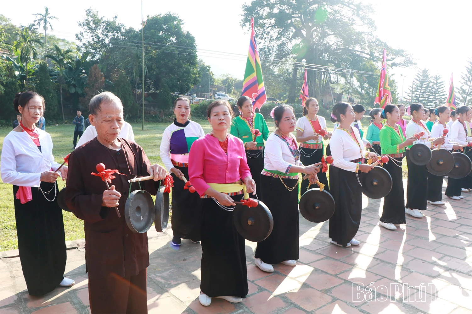 Hỗ trợ bảo tồn, phát huy giá trị văn hóa truyền thống của đồng bào DTTS