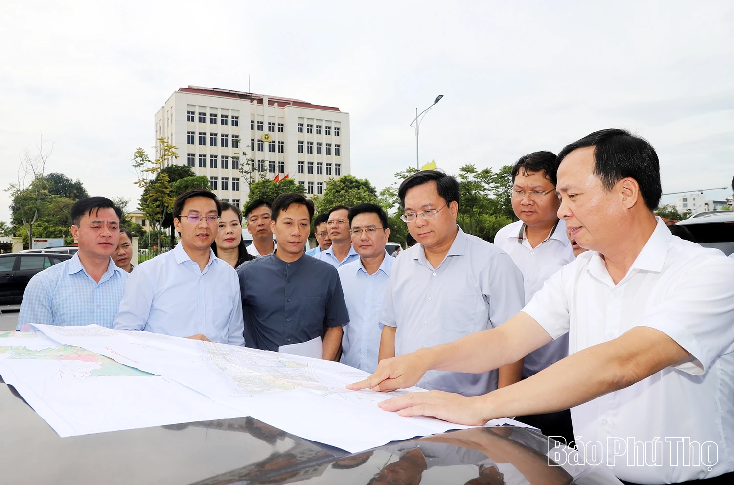 Chủ tịch UBND tỉnh Trần Duy Đông khảo sát, kiểm tra thực địa quy hoạch phát triển dự án đô thị dịch vụ tại khu vực đô thị Việt Trì