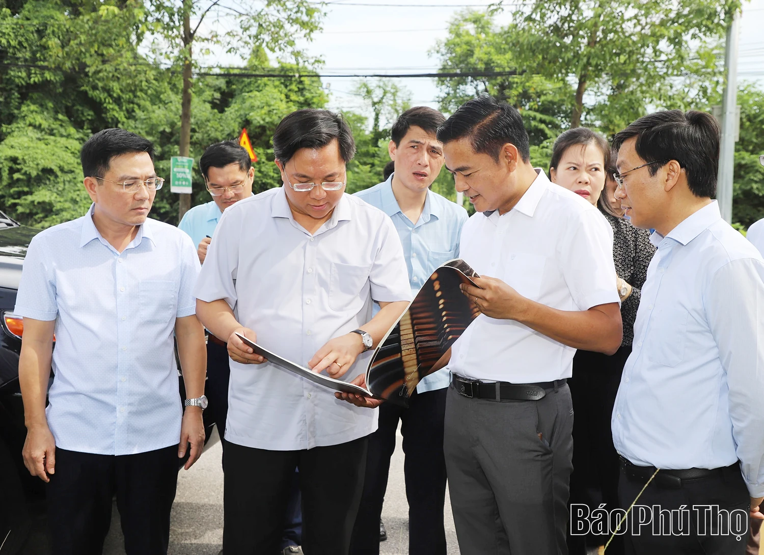 Chủ tịch UBND tỉnh Trần Duy Đông khảo sát, kiểm tra thực địa quy hoạch phát triển dự án đô thị dịch vụ tại khu vực đô thị Việt Trì