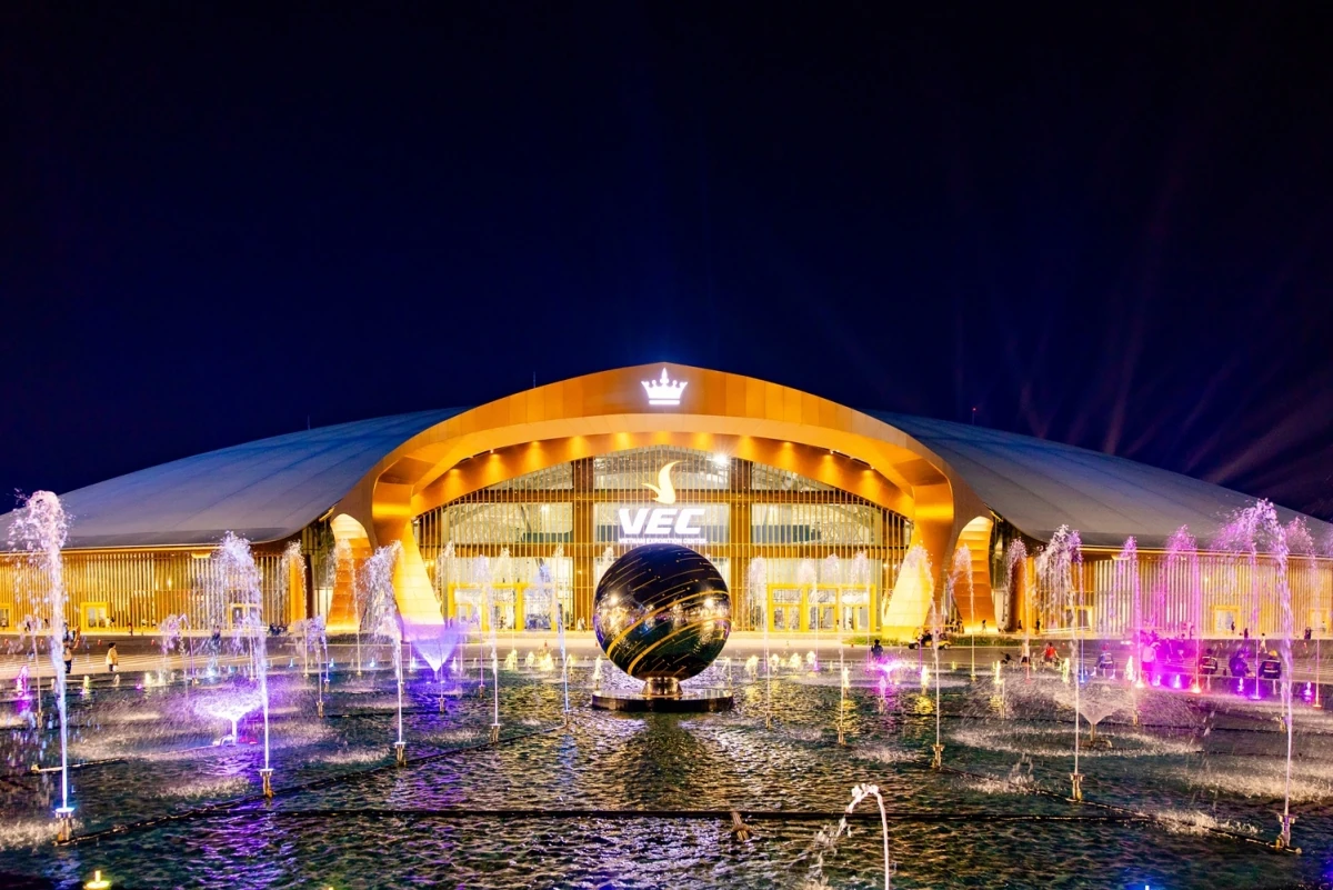 8Wonder 2025: Âm nhạc đẳng cấp, check-in công trình khát vọng Việt Nam