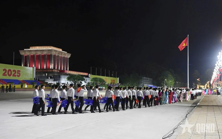 Lần đầu tổng hợp luyện diễu binh, diễu hành phục vụ nhiệm vụ A80 tại Quảng trường Ba Đình