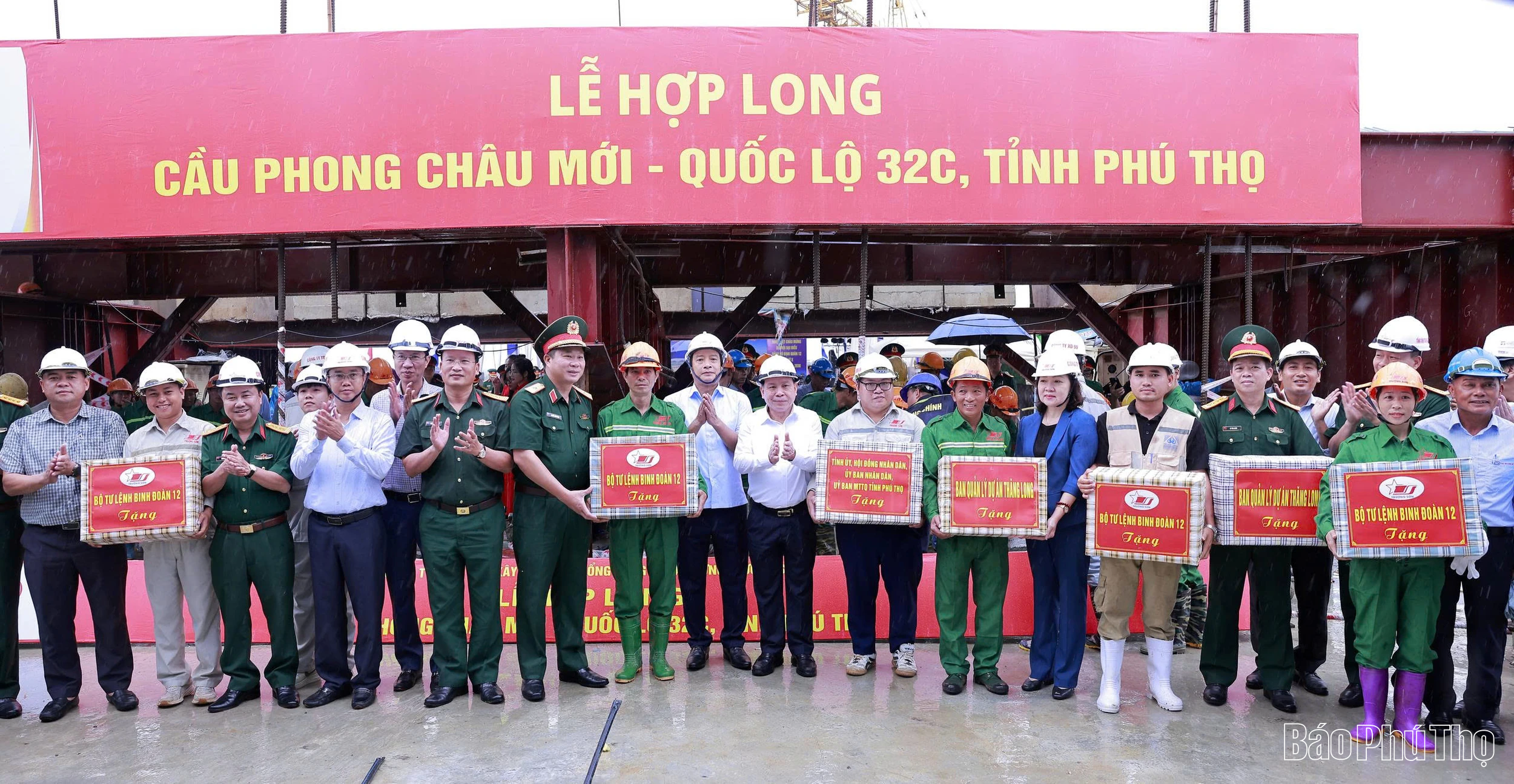 Hợp long cầu Phong Châu mới, quốc lộ 32C, tỉnh Phú Thọ