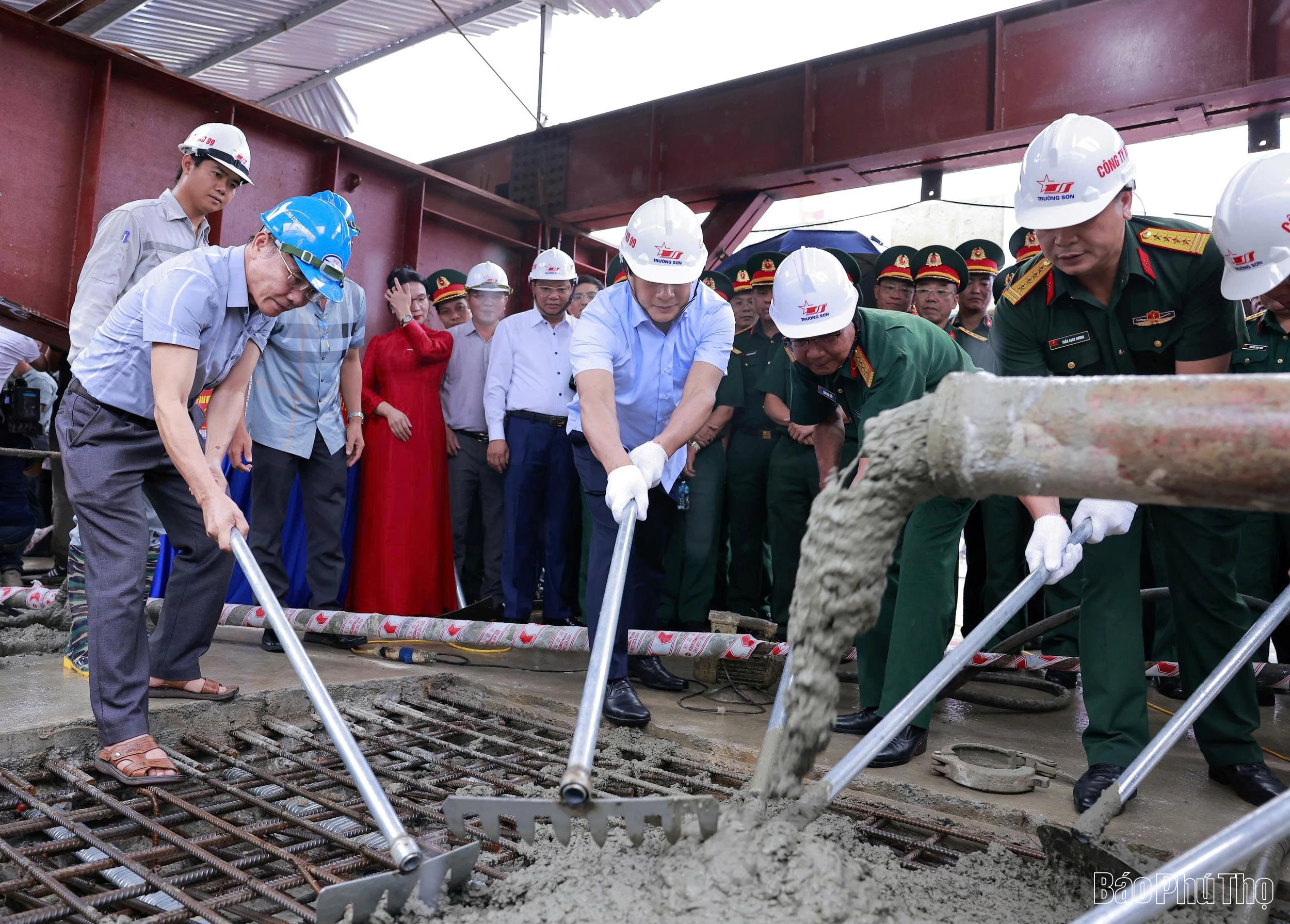 Hợp long cầu Phong Châu mới, quốc lộ 32C, tỉnh Phú Thọ