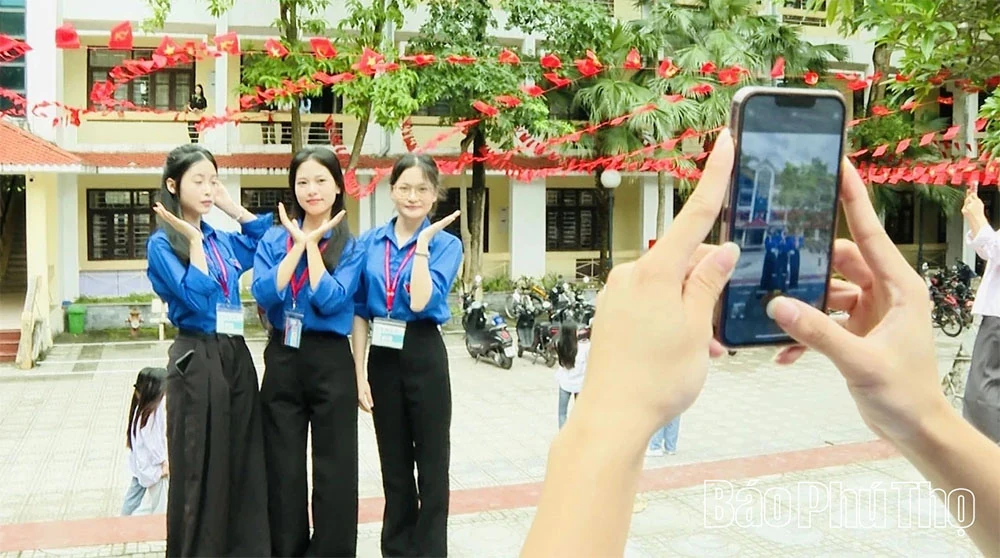 Cờ đỏ sao vàng: Biểu tượng của lòng yêu nước