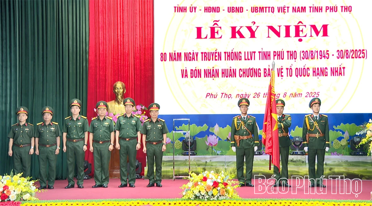 Tổng duyệt Lễ kỷ niệm 80 năm Ngày truyền thống Lực lượng vũ trang tỉnh Phú Thọ và đón nhận Huân chương Bảo vệ Tổ quốc hạng Nhất