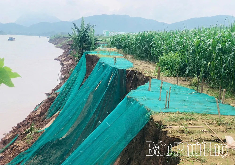 Sạt lở tại xã Tu Vũ đang diễn biến phức tạp