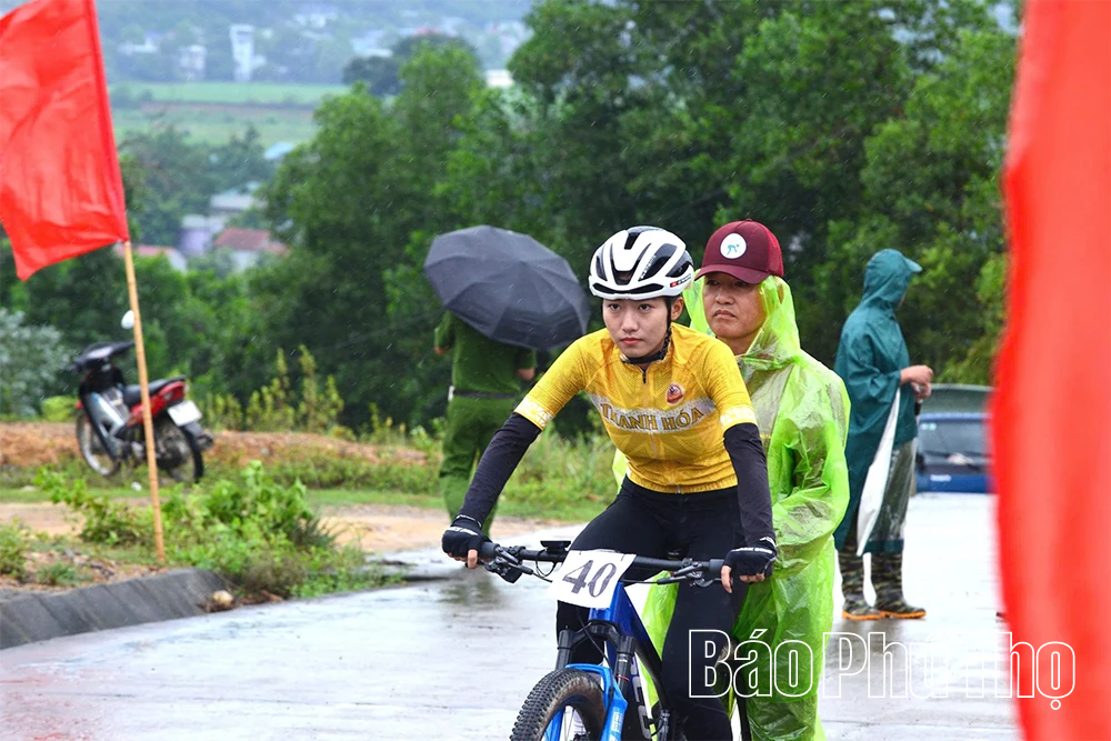 Bắt đầu thi đấu nội dung Vô địch Xe đạp địa hình; Đoàn Phú Thọ giành 2 Huy chương Bạc