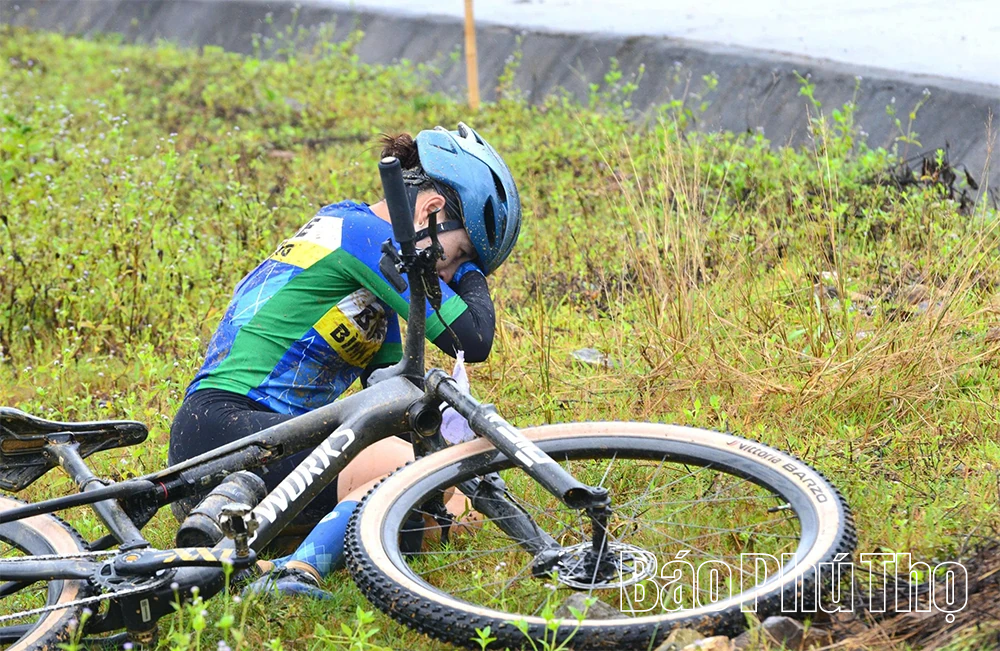 Bắt đầu thi đấu nội dung Vô địch Xe đạp địa hình; Đoàn Phú Thọ giành 2 Huy chương Bạc