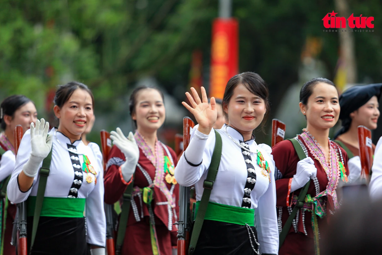 Khối nữ quân nhân diễu hành A80: Thông điệp về bình đẳng giới và khát vọng cống hiến