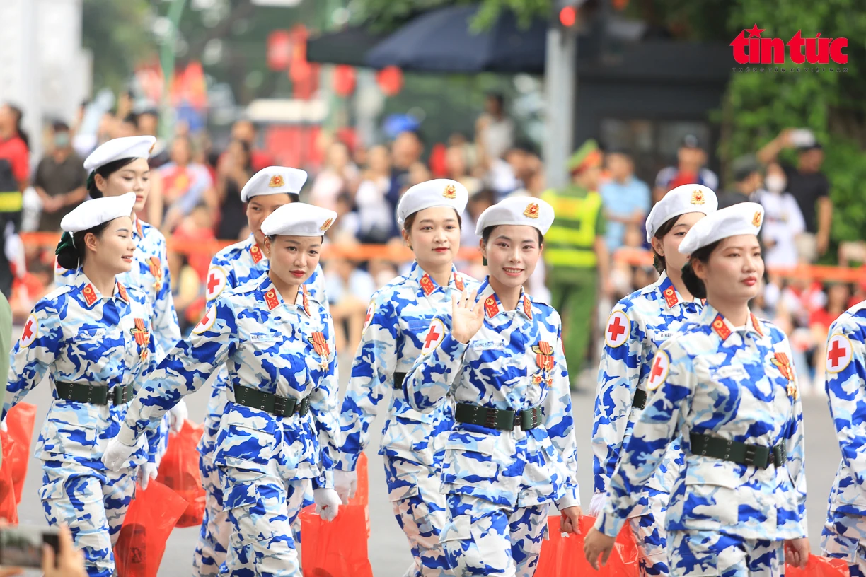 Khối nữ quân nhân diễu hành A80: Thông điệp về bình đẳng giới và khát vọng cống hiến