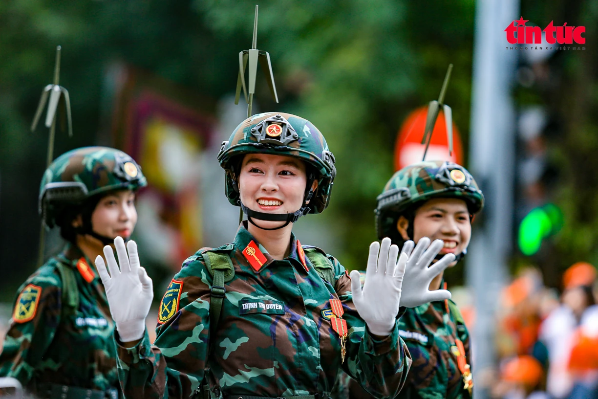 Khối nữ quân nhân diễu hành A80: Thông điệp về bình đẳng giới và khát vọng cống hiến