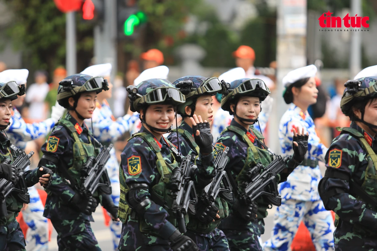 Khối nữ quân nhân diễu hành A80: Thông điệp về bình đẳng giới và khát vọng cống hiến