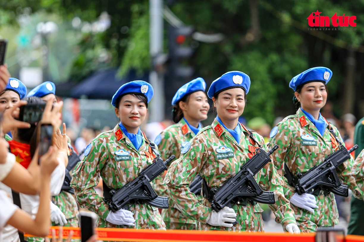Khối nữ quân nhân diễu hành A80: Thông điệp về bình đẳng giới và khát vọng cống hiến