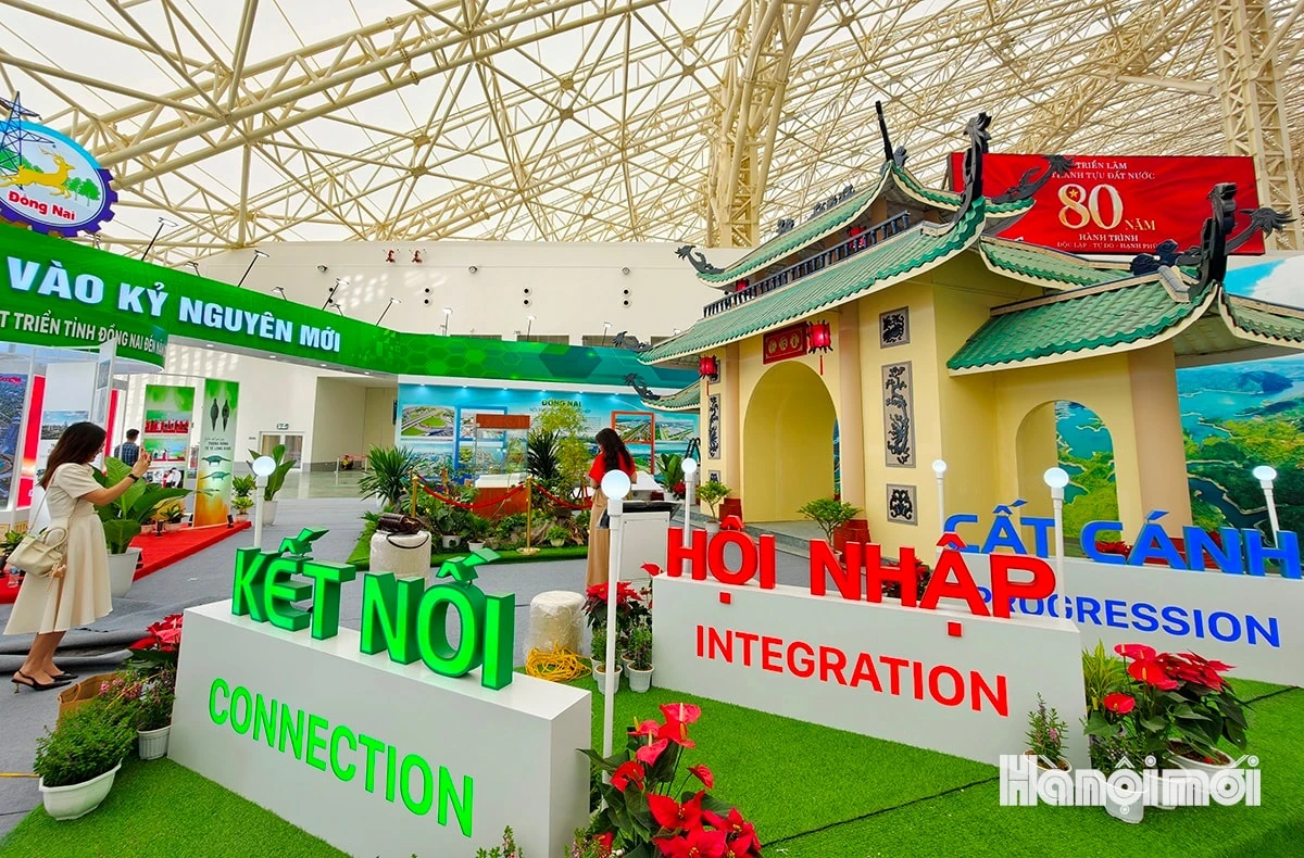 Triển lãm thành tựu đất nước trước “giờ G”