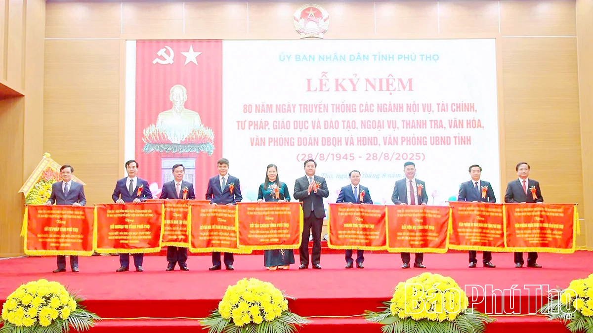 Lễ Kỷ niệm 80 năm ngày truyền thống các cơ quan chính quyền