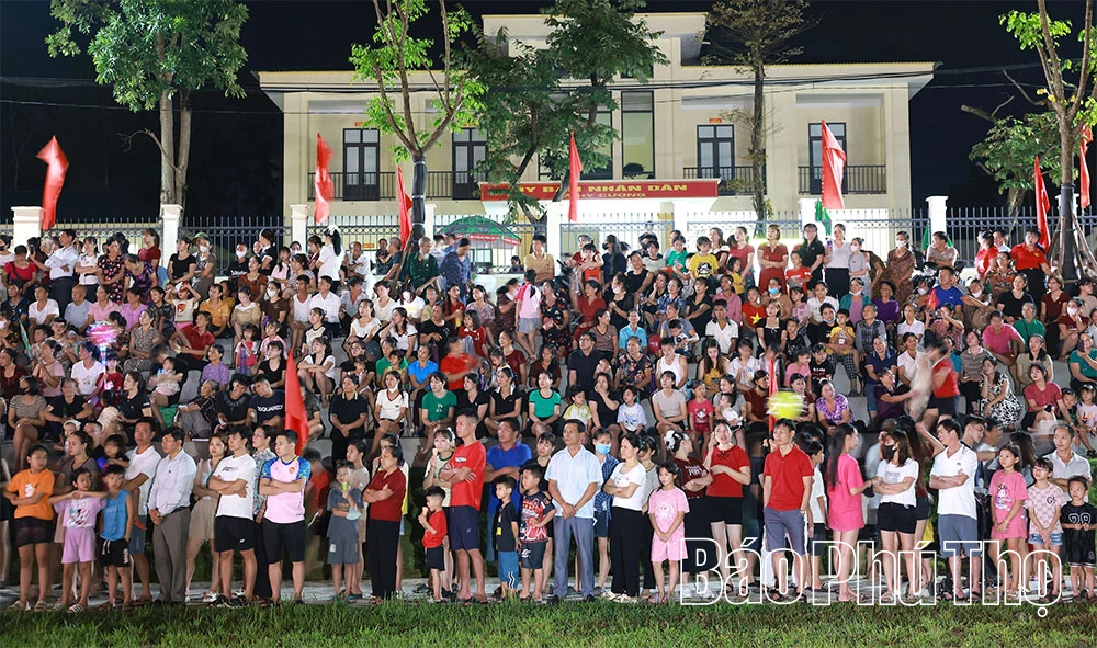 Giao lưu văn nghệ “Tự hào Đất Tổ- Vững bước tương lai”