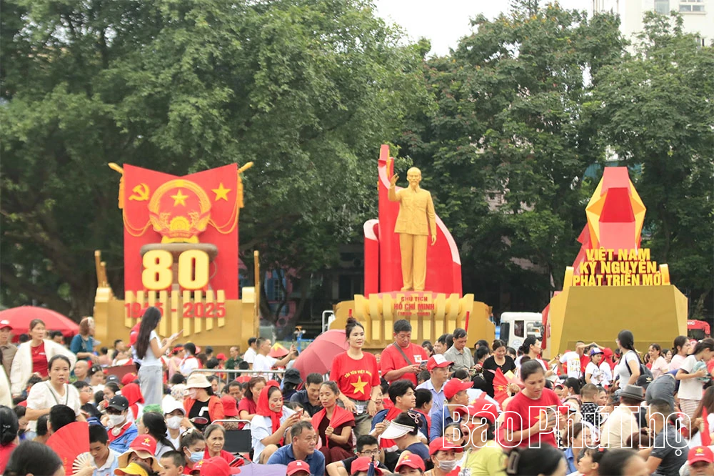 Người dân cả nước háo hức chờ đợi buổi tổng duyệt diễu binh, diễu hành A80