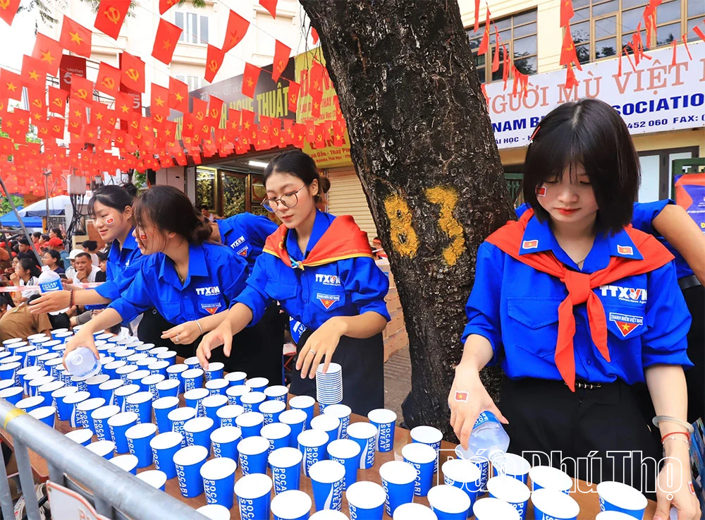 Người dân cả nước háo hức chờ đợi buổi tổng duyệt diễu binh, diễu hành A80